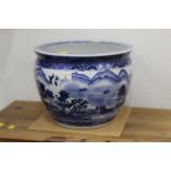 Blue and white Chinese jardiniere, diameter 32 cm,