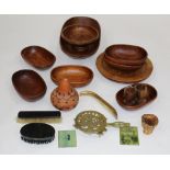 Box of teak bowls, brassware,