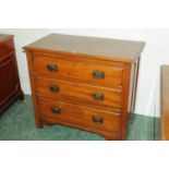 Late Victorian/early Edwardian 3 drawer chest of drawers