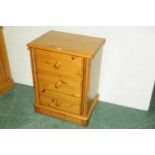 Pine 3 drawer chest of drawers