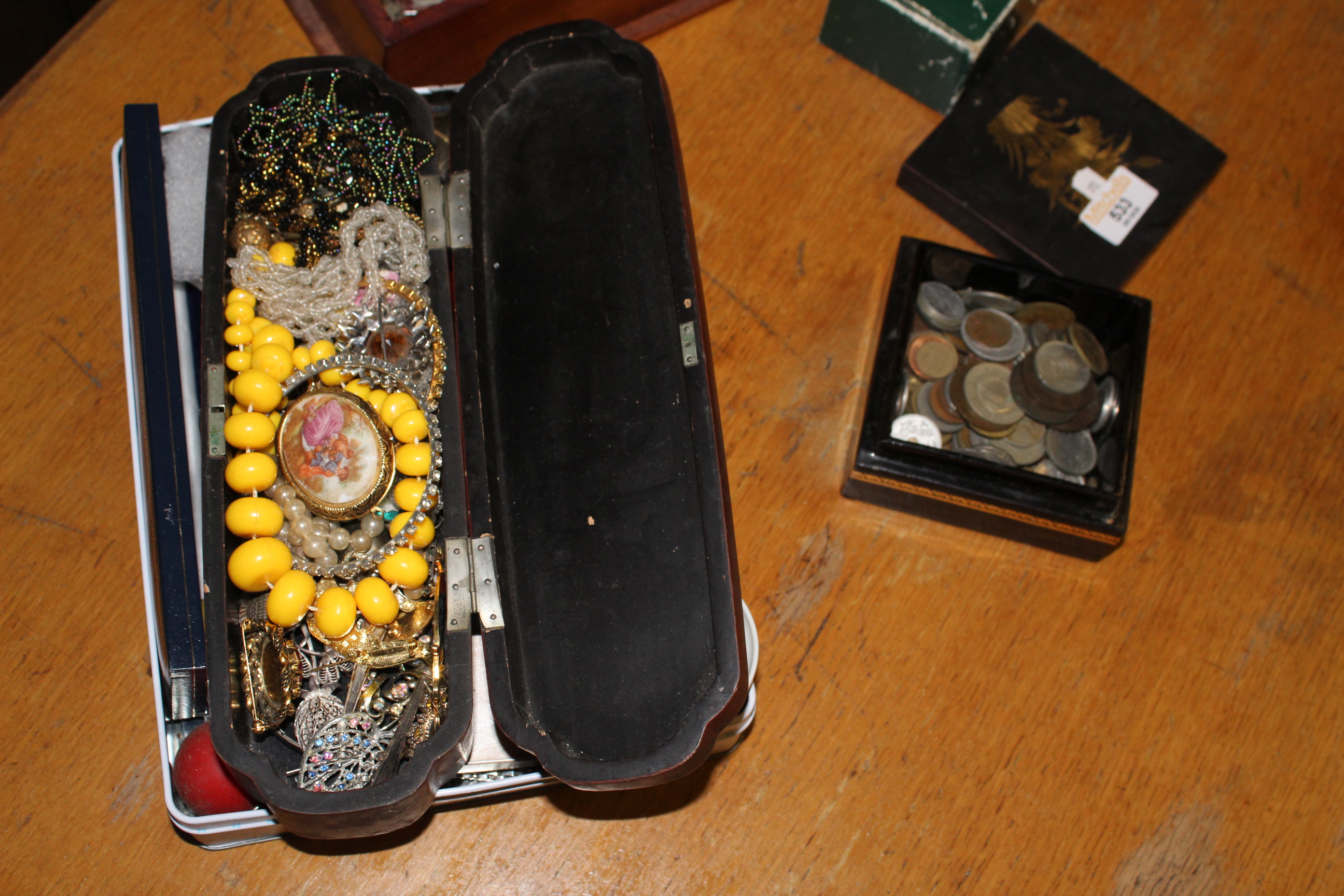 Quantity of coinage, costume jewellery, - Image 5 of 5