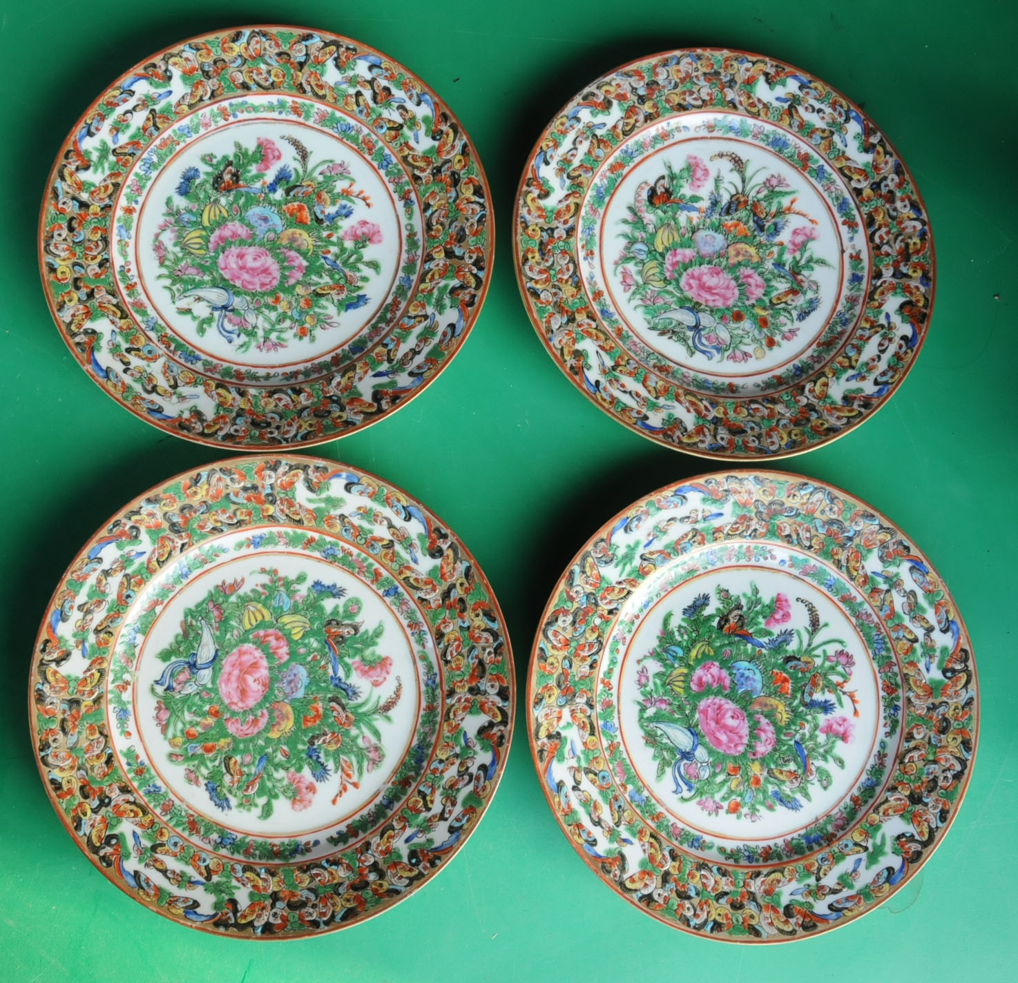 A collection of Cantonese plates and dishes. Ten 21 cm plates and 4 dishes (various). - Image 9 of 13