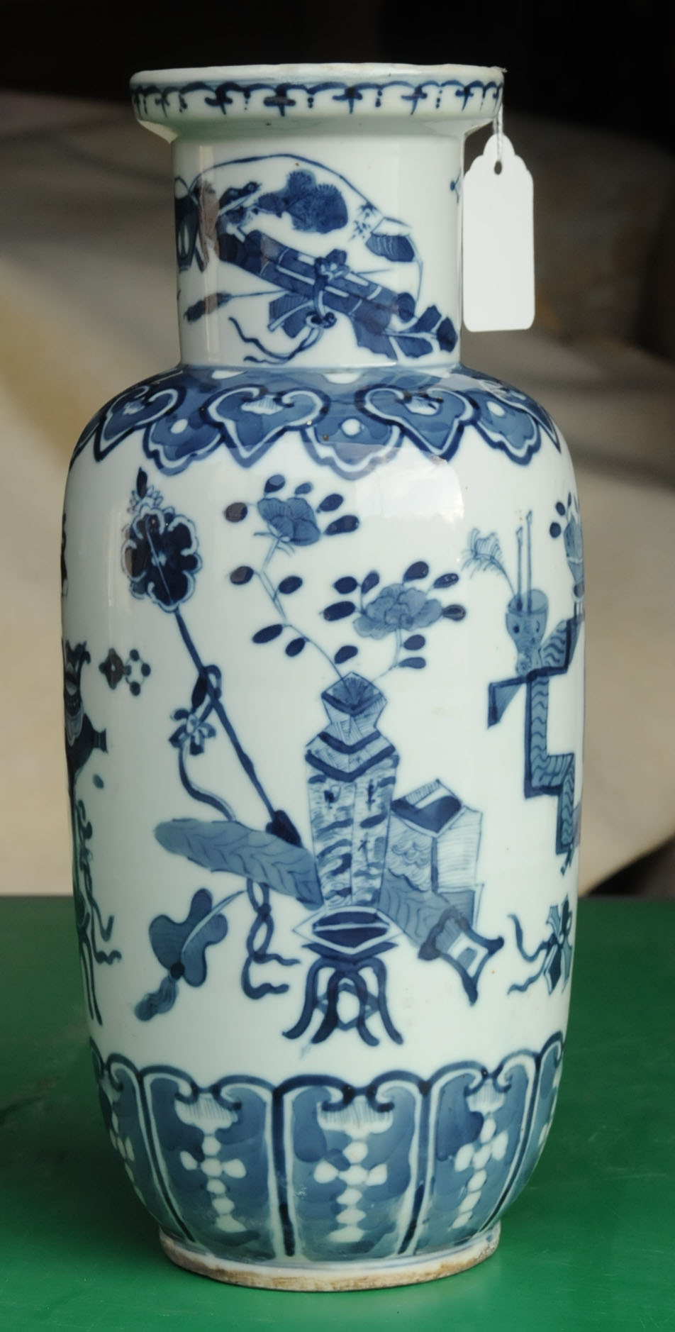 A Chinese blue and white vase, decorated with vases, fish, etc. - Image 5 of 8