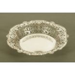 A Mappin & Webb silver bowl, with pierced rim, Sheffield 1908, 278 grams.