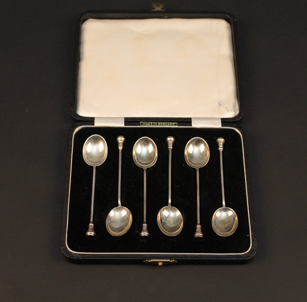 A mid 20th century cased set of silver c - Image 3 of 6