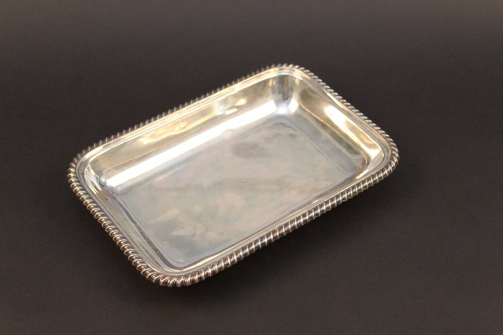 An early 20th century silver entree dish - Image 8 of 9