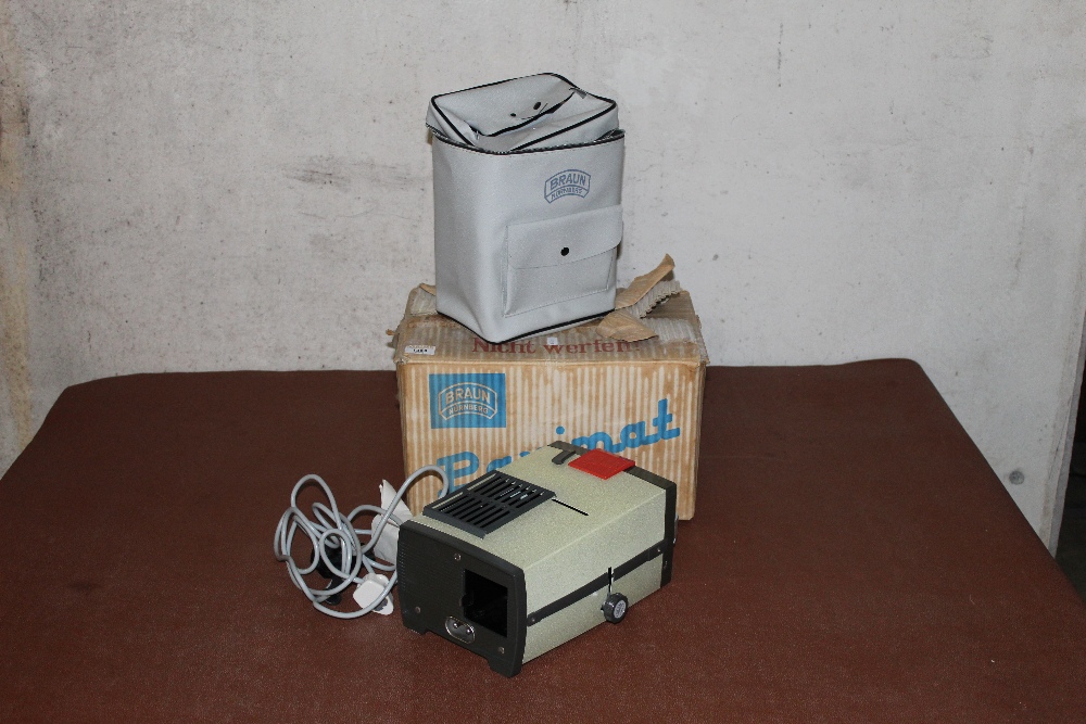 A Braun Paximat 200 projector. Boxed. - Image 2 of 8