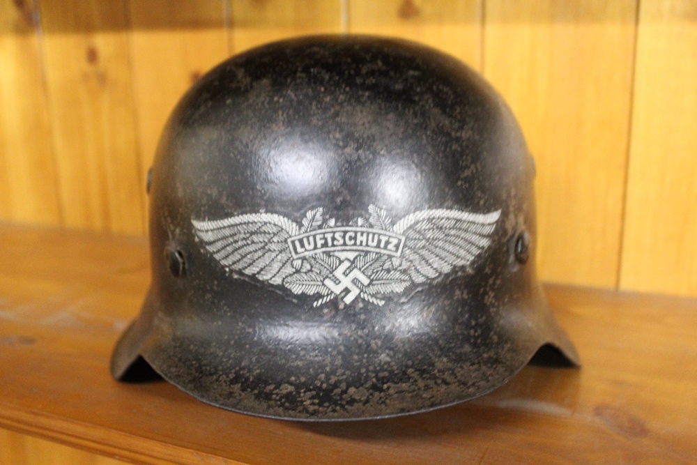 A Second World War German Luftschutz hel - Image 4 of 21