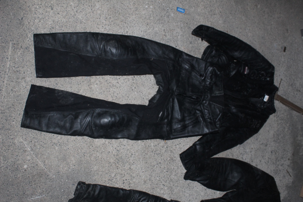 A skin type size M leather motorcycle ja - Image 2 of 3