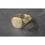 A 9 ct gold gentleman's signed ring, wit