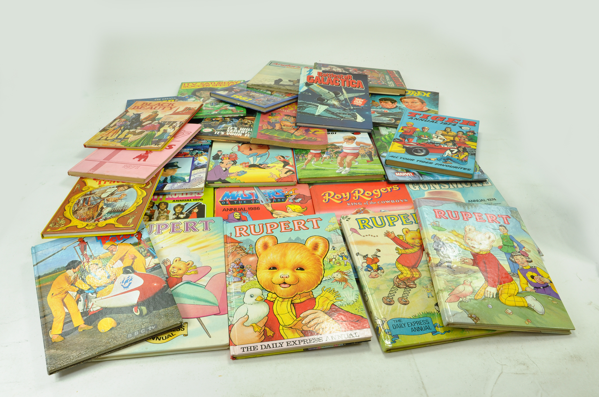 A high quality group of annuals including Beano, Spiderman and other TV Related Marvel etc - Image 3 of 3