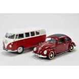 Solido 1/18 duo comprising VW Combi Camper plus VW Coccinelle (Missing one tyre). Generally