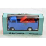 Europa (Germany) Plastic Issue No. 7185 VW Abschlepp Wagen. Battery Operated. Excellent in Box.