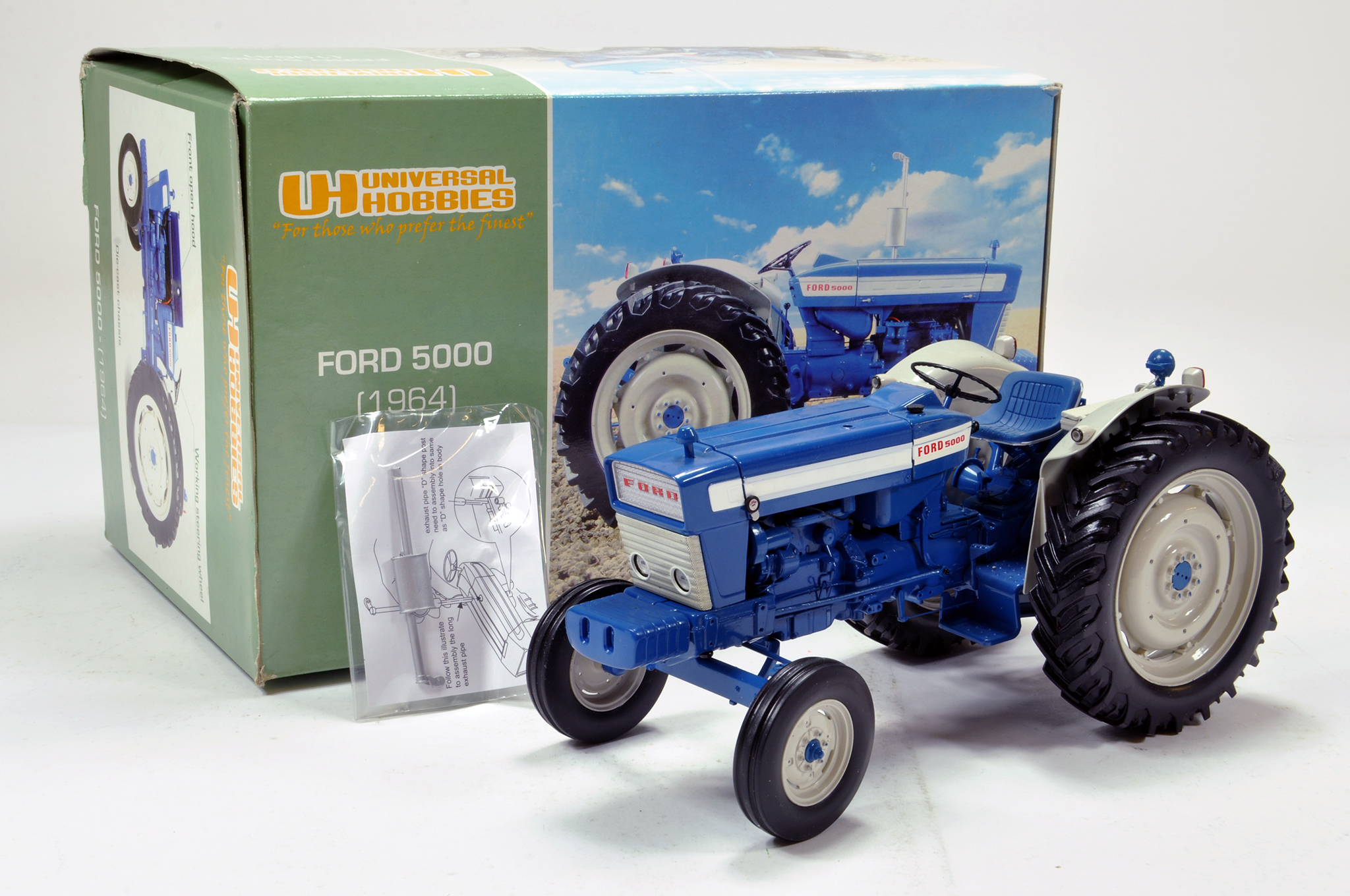 Universal hobbies 1/16 Ford 5000 tractor from 1964. Generally excellent in box.