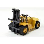 Les Miniatures Du Faubourg (MDF) French Resin Factory Built 1/50 CAT V925 Fork Lift. Complete with