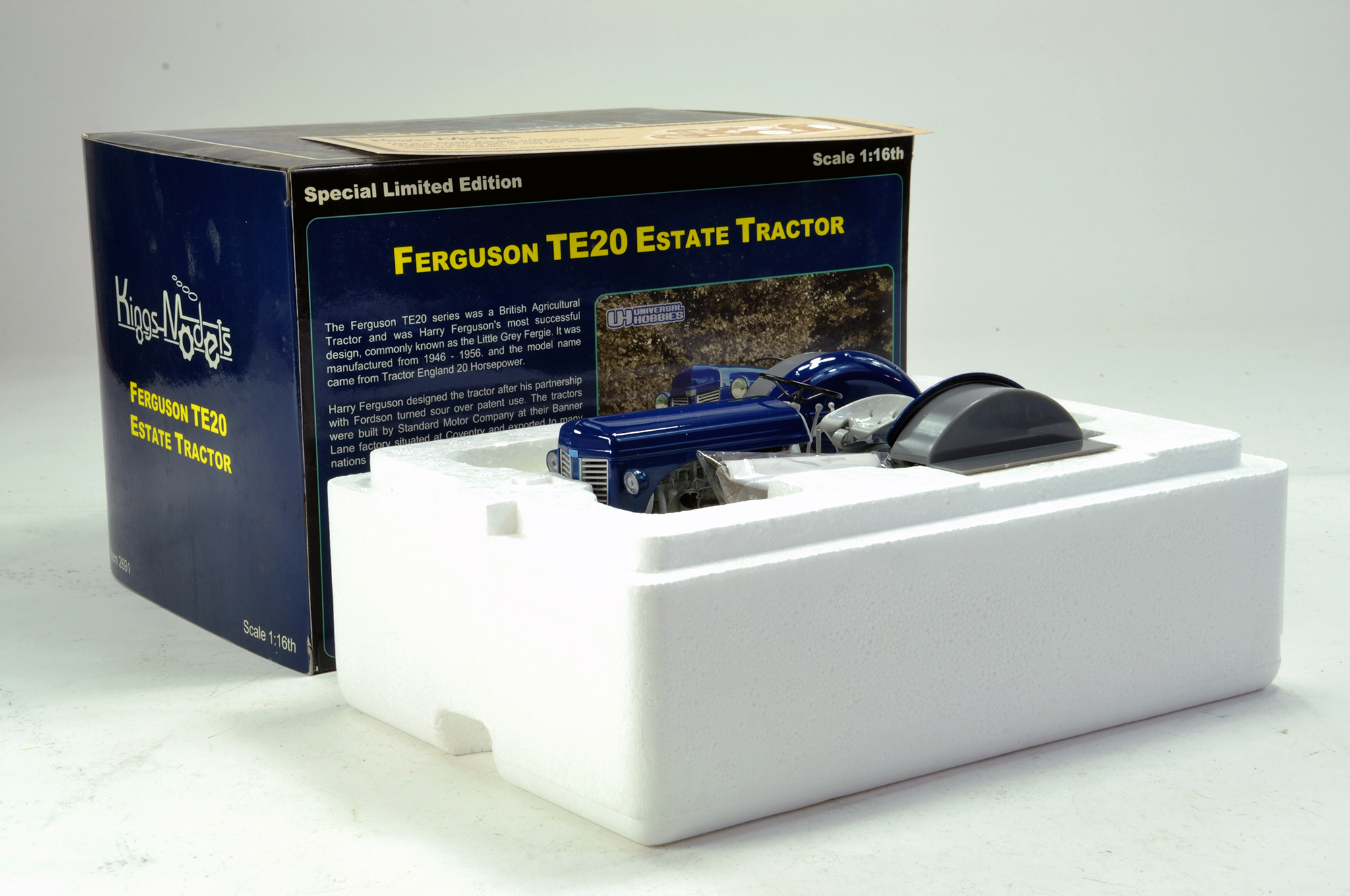 UH 1/16 Ferguson TE20 Estate Tractor. Special Edition. Looks to be near mint, likely to have not