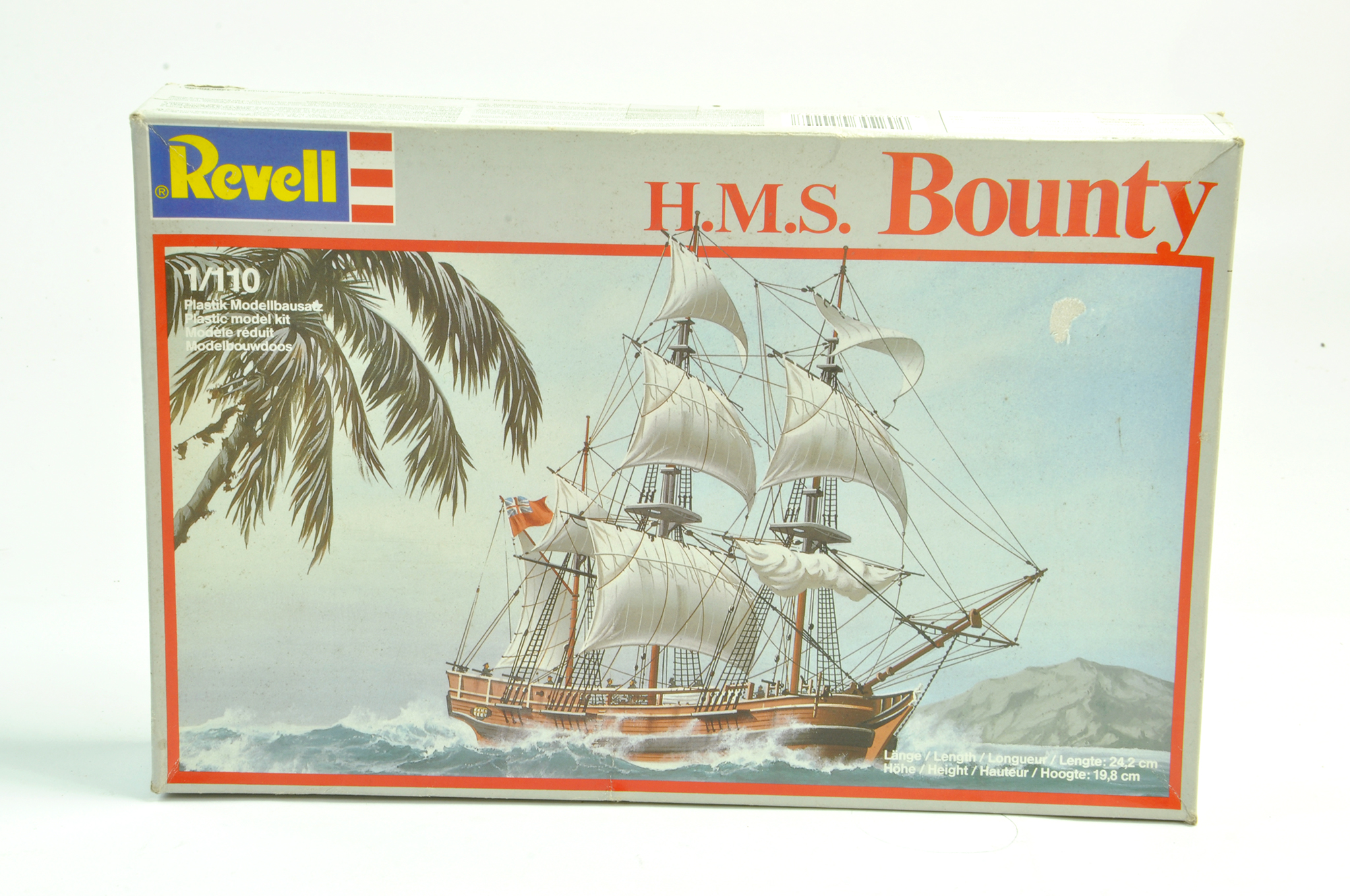 Revell 1/110 Plastic Model Kit comprising HMS Bounty Ex Trade stock hence complete. Excellent.