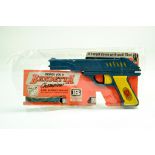 Britains No. 999 Plastic Bandetta Elastic Band Toy Gun. Carded issue is excellent. Note: We are