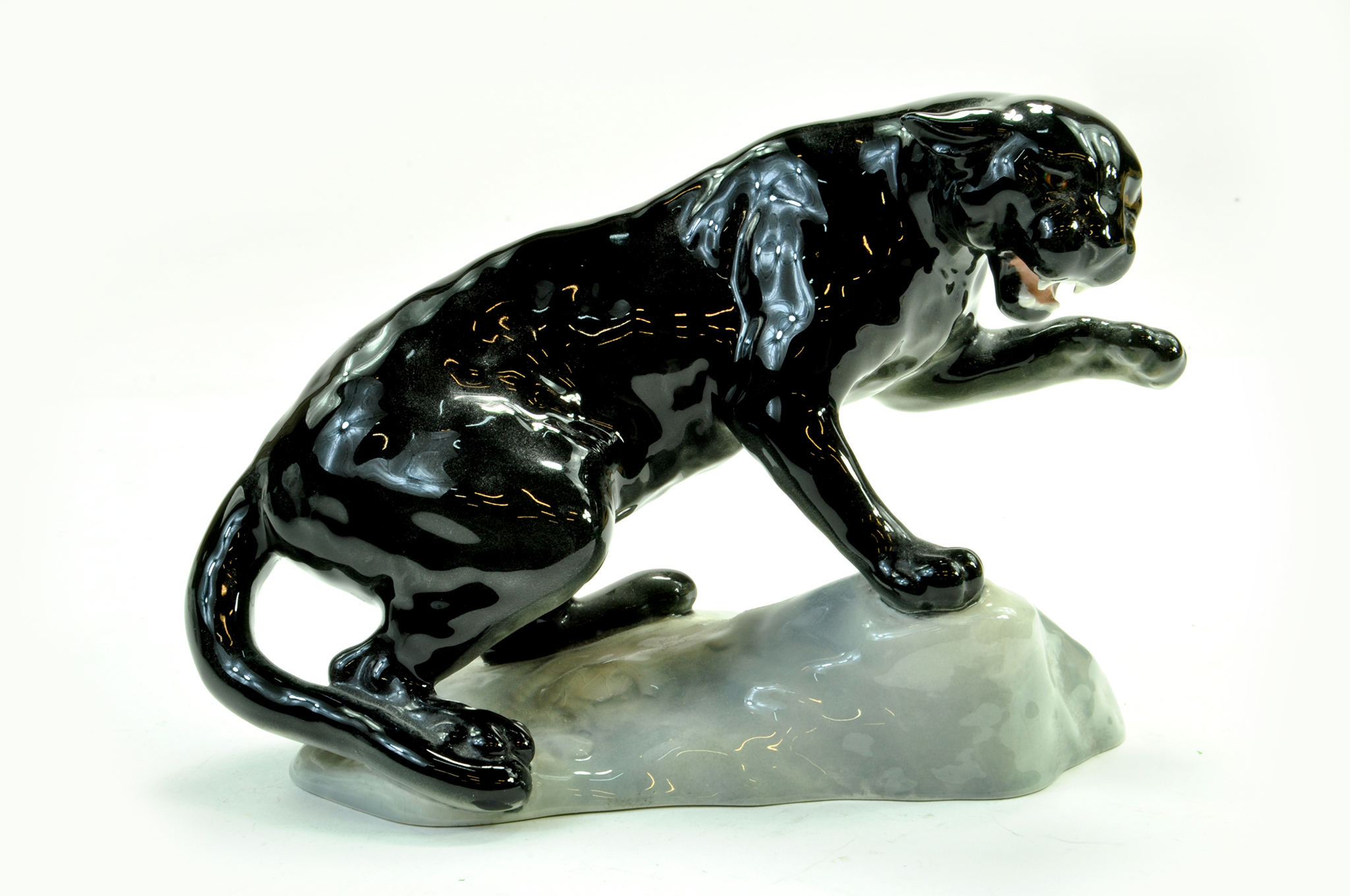 Beswick Puma on Rock Model No 1823 - 6” - 15.0cm Black – Gloss - No Faults. Note: We are happy to
