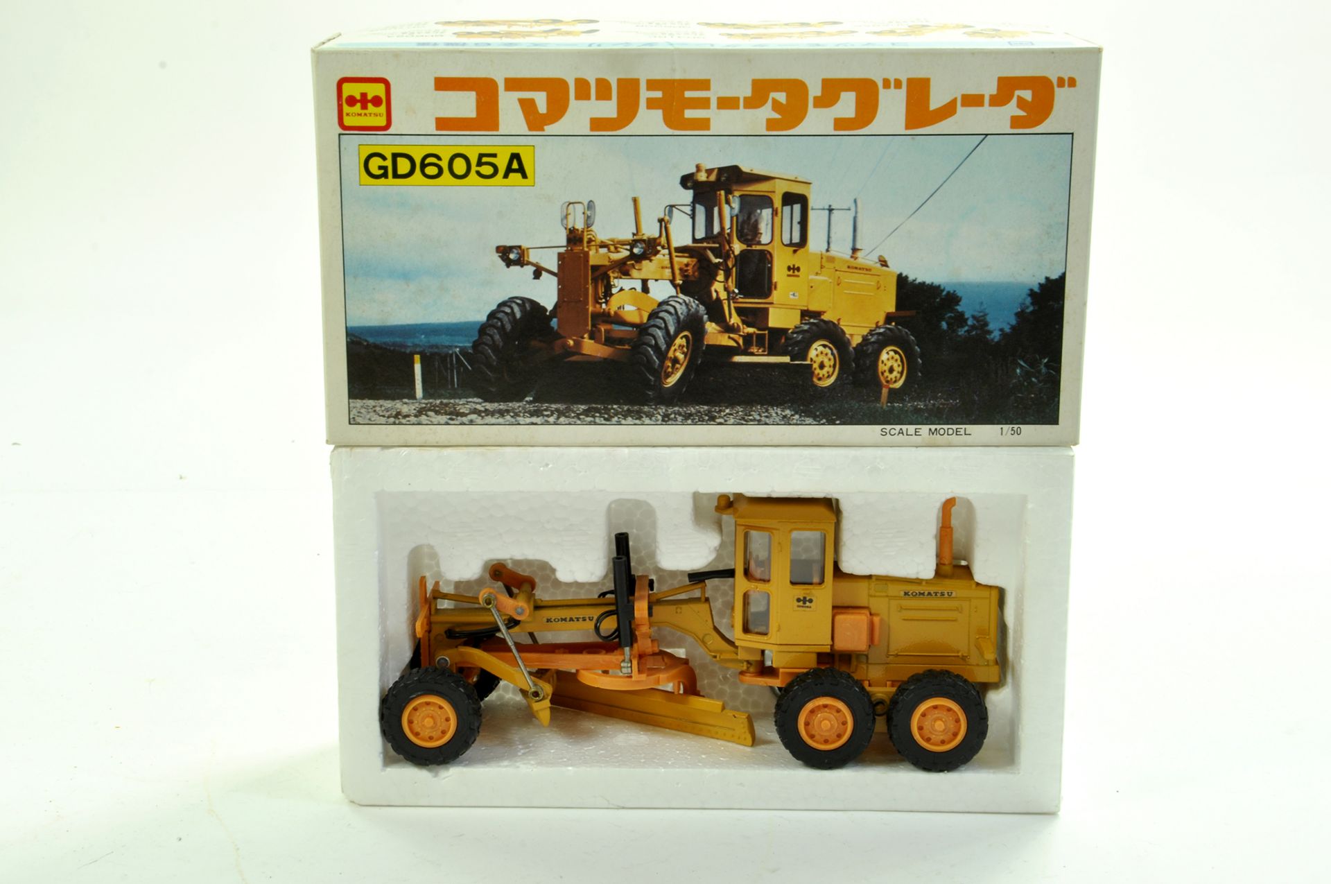 Shinsei (Japan) 1/50 Komatsu GD605A Scraper. Excellent in Excellent Box. Enhanced Condition Reports: