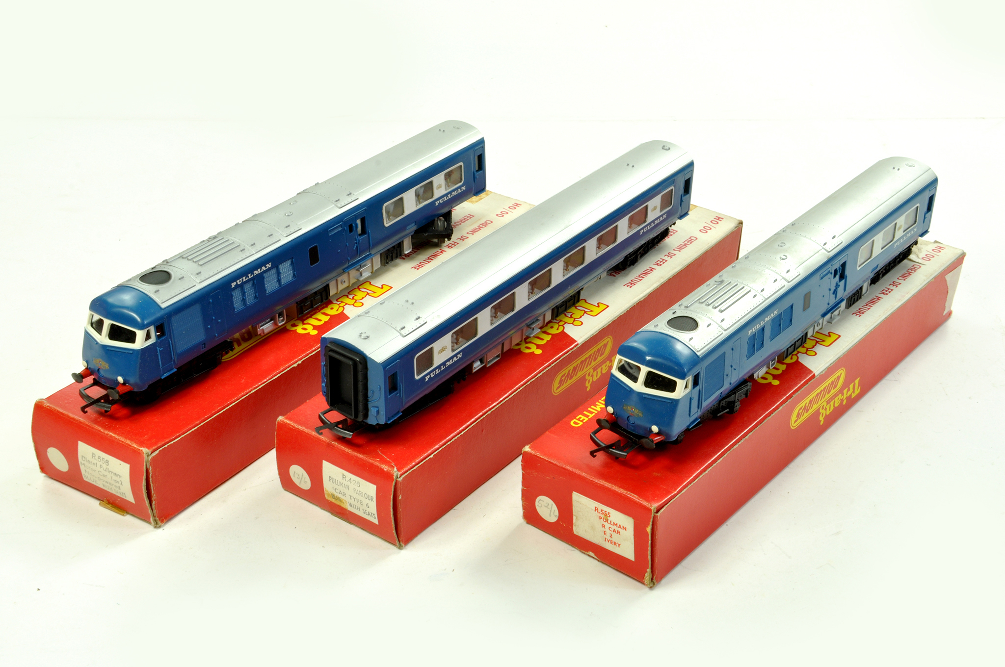 Model Railway H0 00 issues comprising Triang Blue Pullman Trio including Powered Car. Untested but