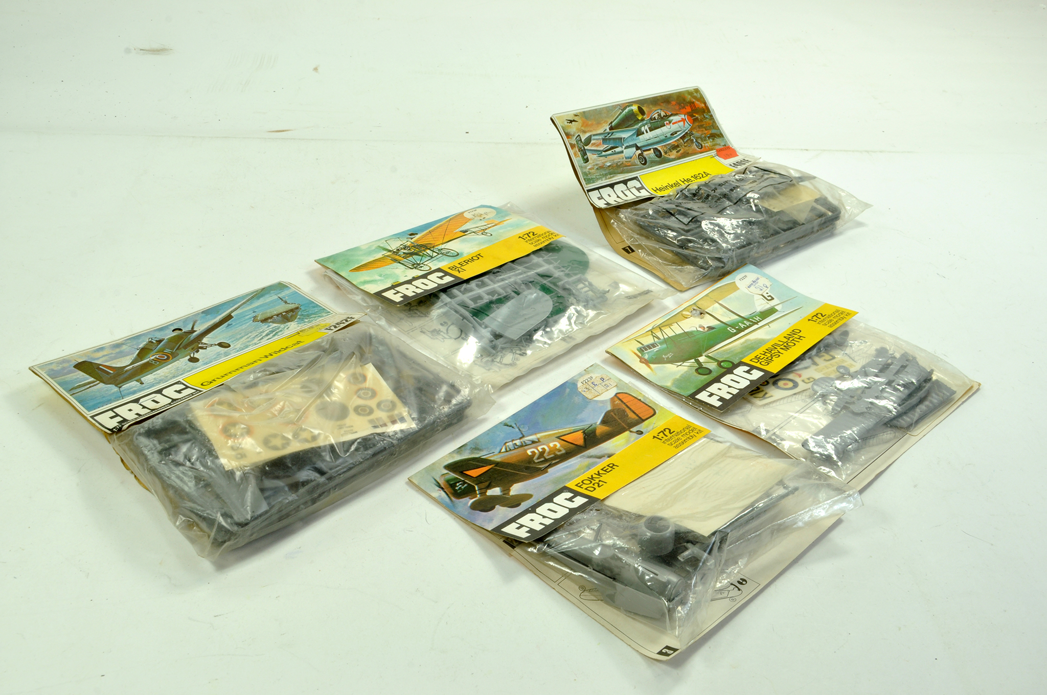 A group of 5 x 1/72 bagged FROG Plastic Model Aircraft Kits. All complete. Enhanced Condition