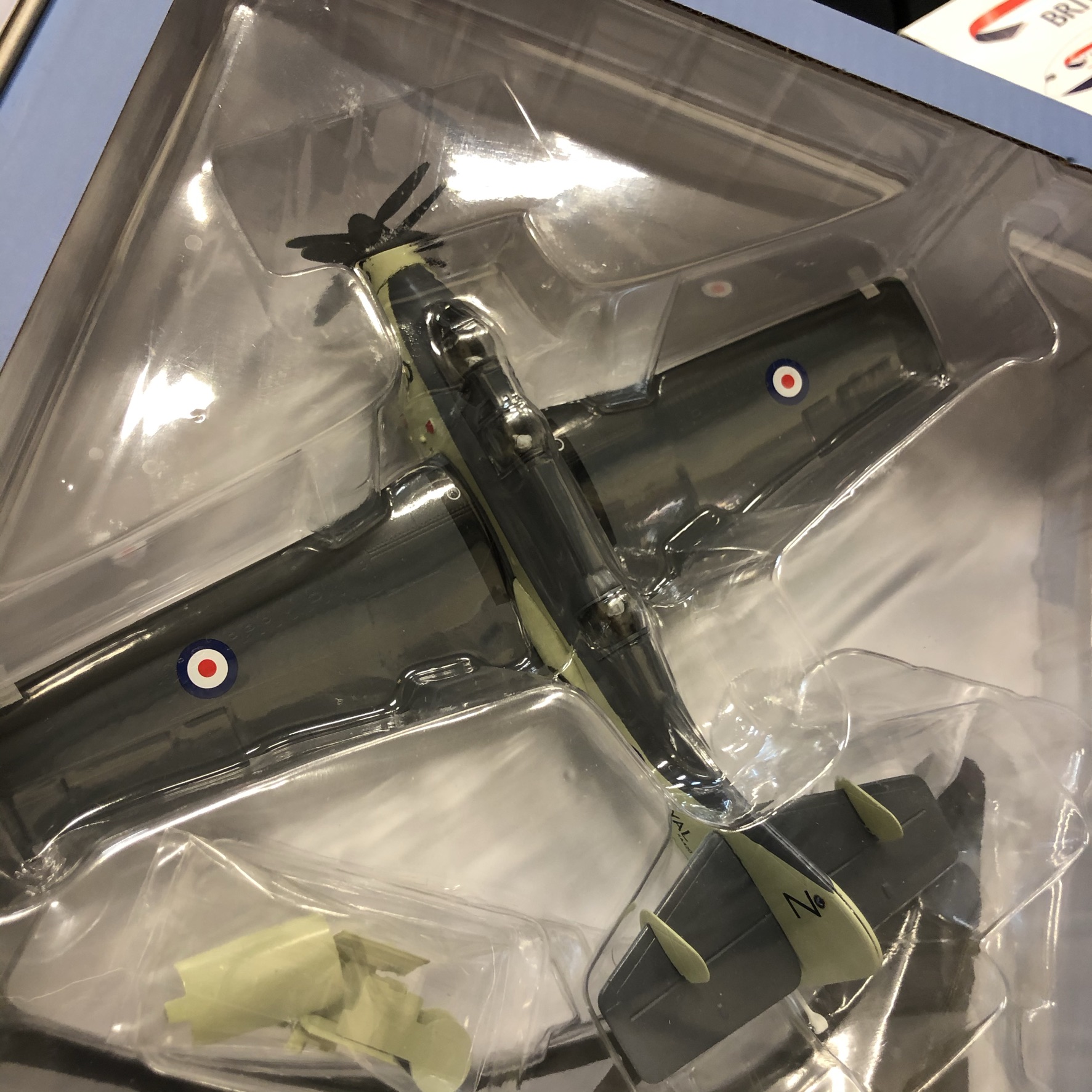 Model Aircraft Issue comprising 1/72 issue, AV72 Fairey Gannet. Note important condition report - Image 2 of 2