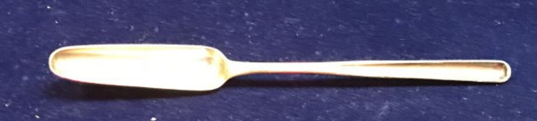 A George III silver marrow scoop (by William Eley and William Fearn, London, 1801) approximately 1.