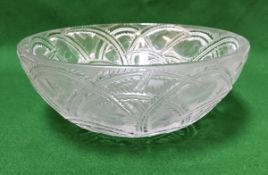 A Lalique "Pinsons" frosted and clear glass bowl decorated with finches within panels of stylised