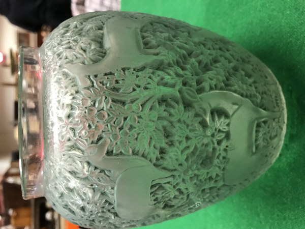 A Lalique "Biches" frosted and clear glass vase decorated with deer in woodland, - Image 6 of 14