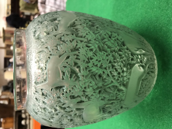 A Lalique "Biches" frosted and clear glass vase decorated with deer in woodland, - Image 8 of 14