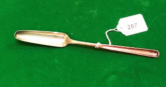 A George III silver marrow scoop (by Wil