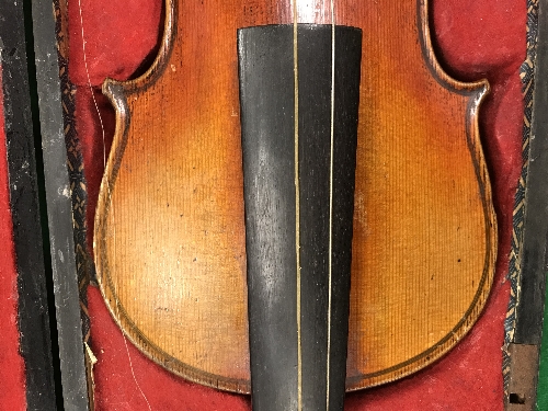 An early 20th Century child's violin in case, - Image 4 of 18