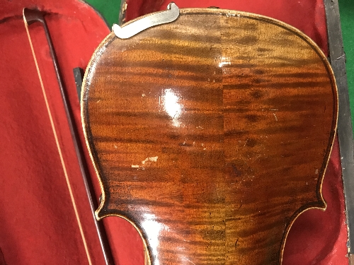 An early 20th Century child's violin in case, - Image 8 of 18