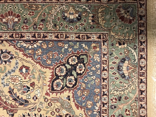 A Persian rug, - Image 11 of 14