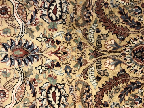 A Persian rug, - Image 6 of 14