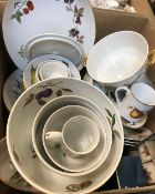 A collection of Royal Worcester Evesham pattern dinner wares