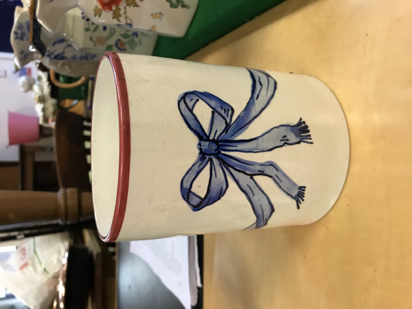A Wemyss "Blue Bow" decorated quart mug - Image 2 of 6