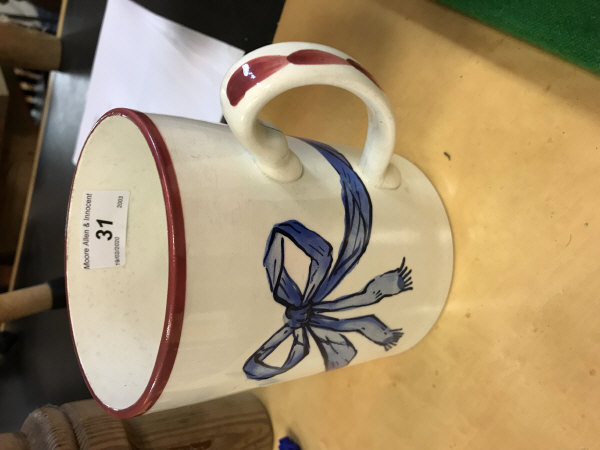 A Wemyss "Blue Bow" decorated quart mug - Image 3 of 6