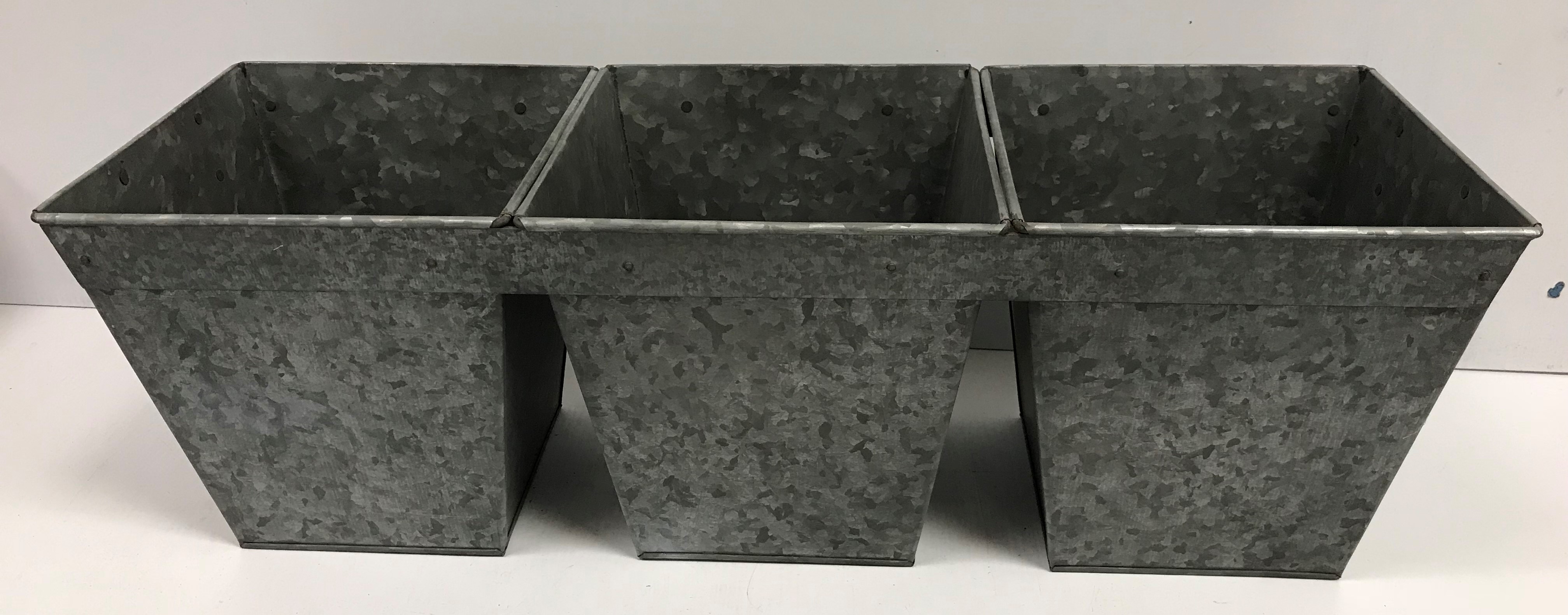 A set of three interconnected galvanised planters - Image 2 of 2