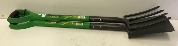 A Green Blade border fork and spade