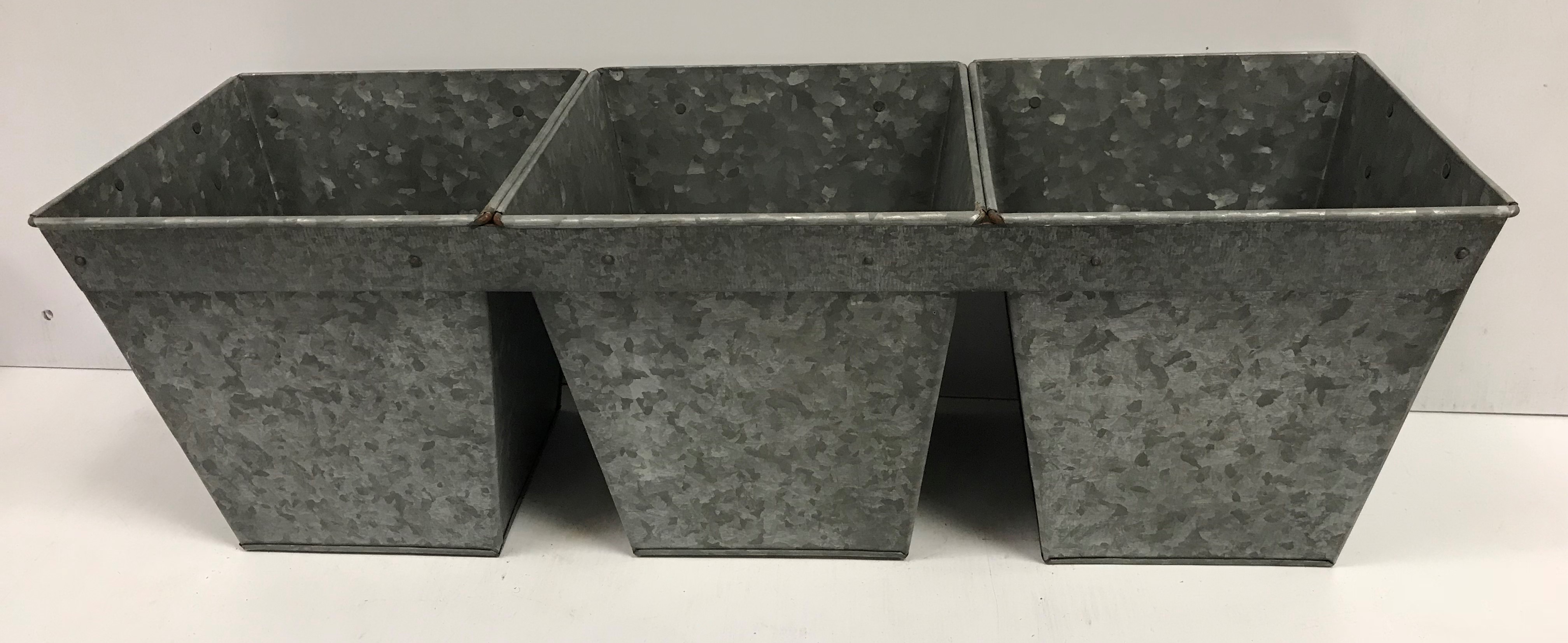 A set of three interconnected galvanised planters - Image 2 of 2