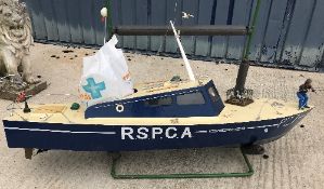 A remote control motorised RSPCA Reserve boat CONDITION REPORTS The boat is approx