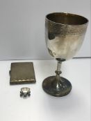 A Victorian silver goblet with engraved decoration (London 1870),