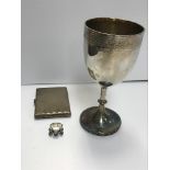 A Victorian silver goblet with engraved decoration (London 1870),