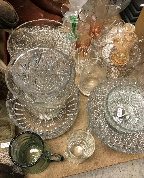 A collection of glassware to include cut glass trumpet shaped vase, a further cut glass vase, - Image 3 of 3