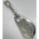 A George IV silver Fiddle and Thread pattern fish server knife with pierced blade (by William Eaton,