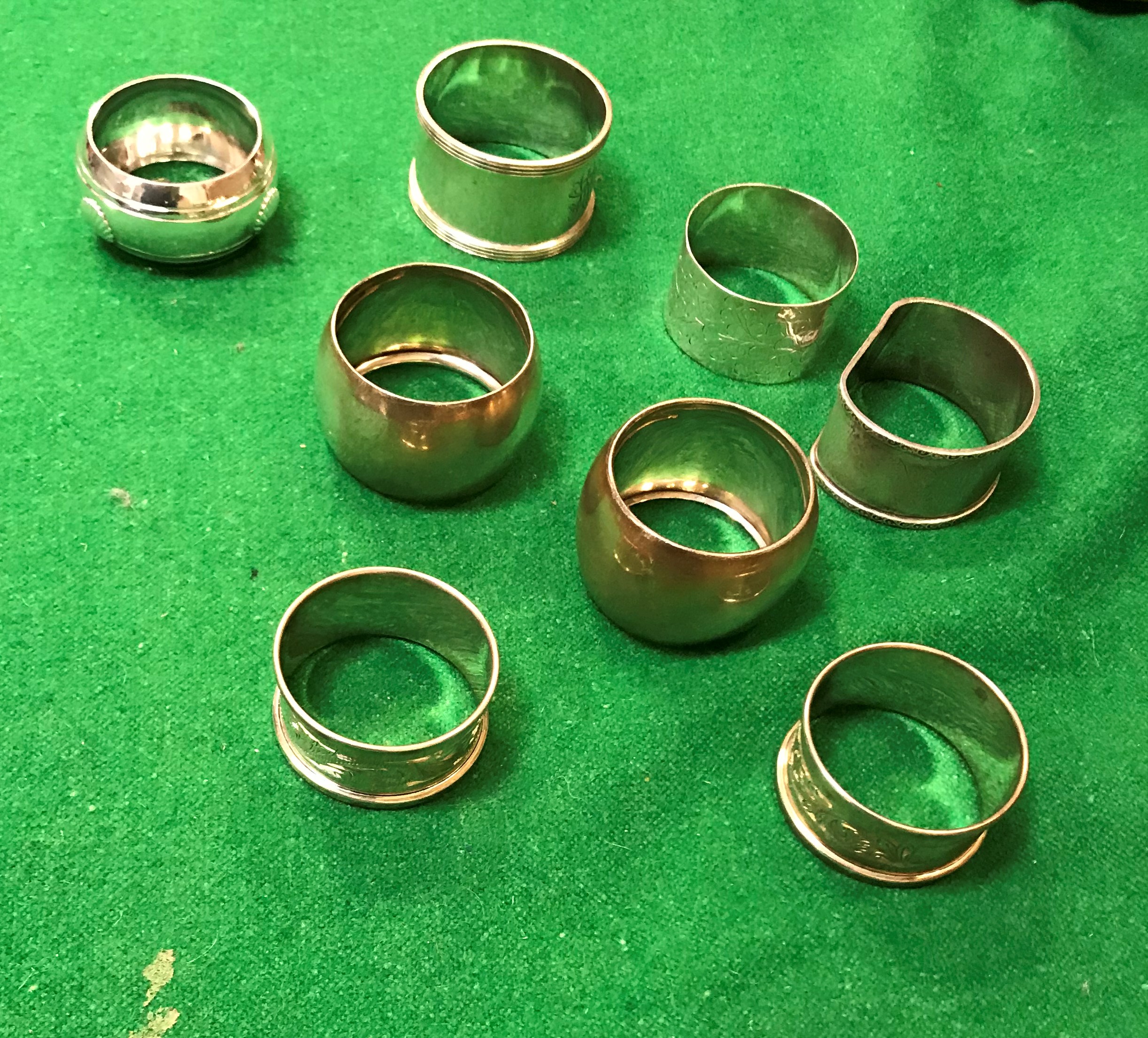 Two pairs of silver napkin rings and four various single napkin rings (various dates and makers), 5. - Image 2 of 4