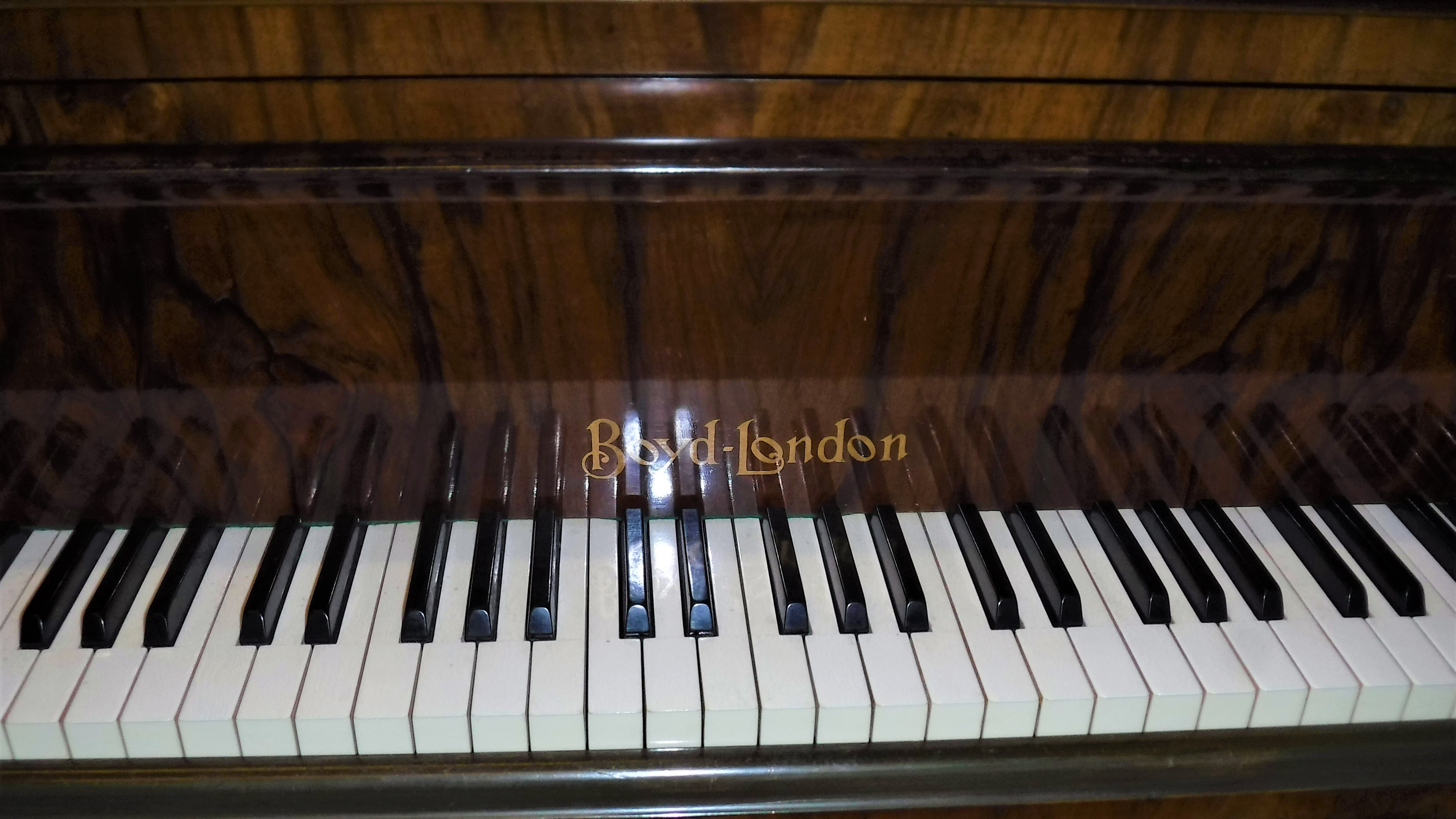 A burr walnut cased boudoir grand piano with iron framed over strung movement by Boyd of London 142 - Image 10 of 17