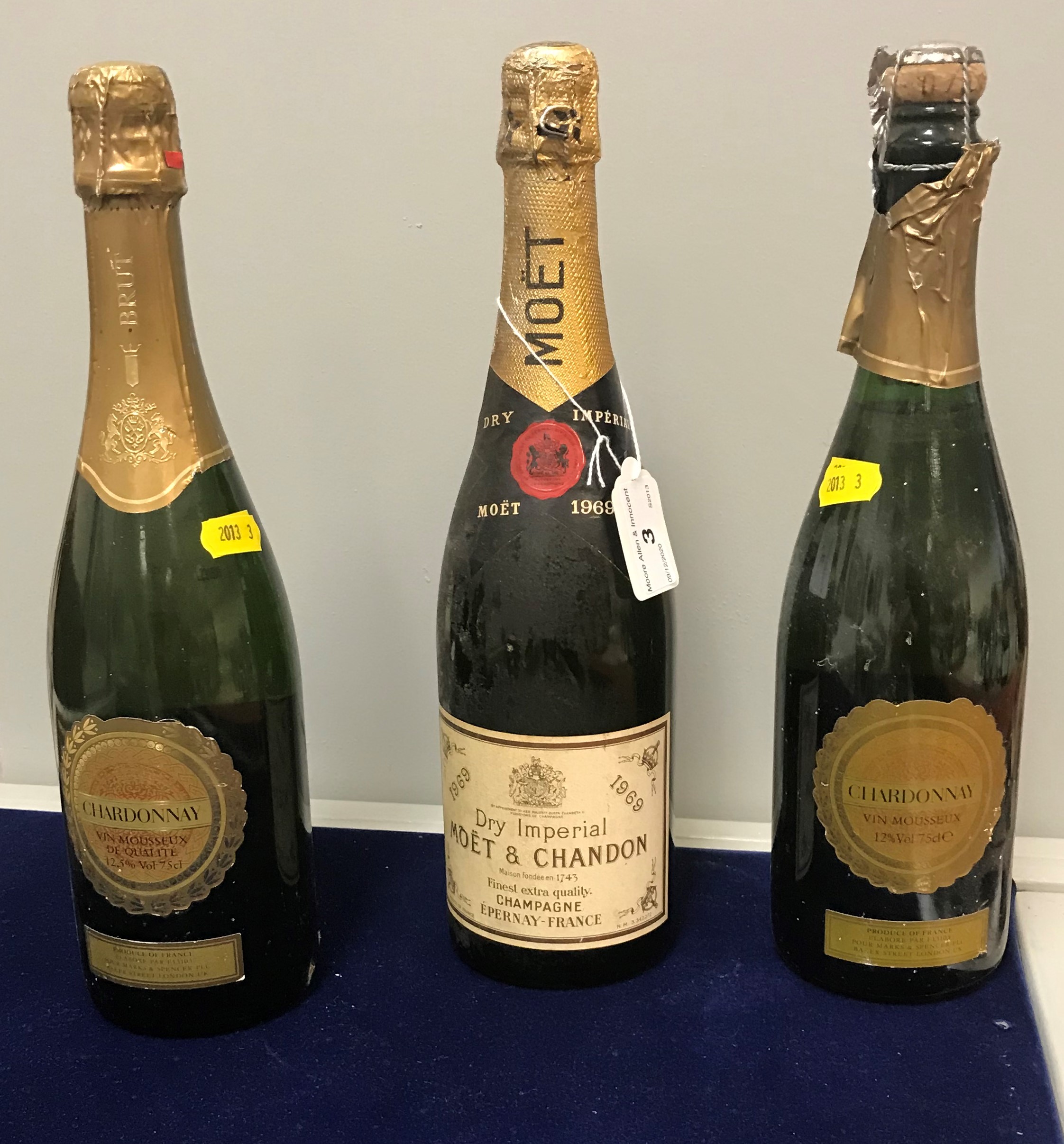 One bottle Moet & Chandon champagne 1969 and 2 bottles Chardonnay vin mousseux (M&S) - Image 6 of 6